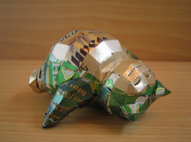 Illustration for article titled Japan's Amazing Drink Can Sculptures Will Melt Your Mind